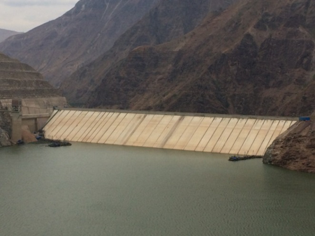 云南禄劝甲岩水电站大坝左右岸新增帷幕灌浆工程